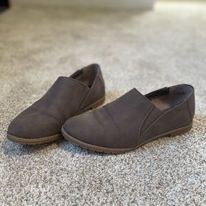 Cushionaire Suede Shoes